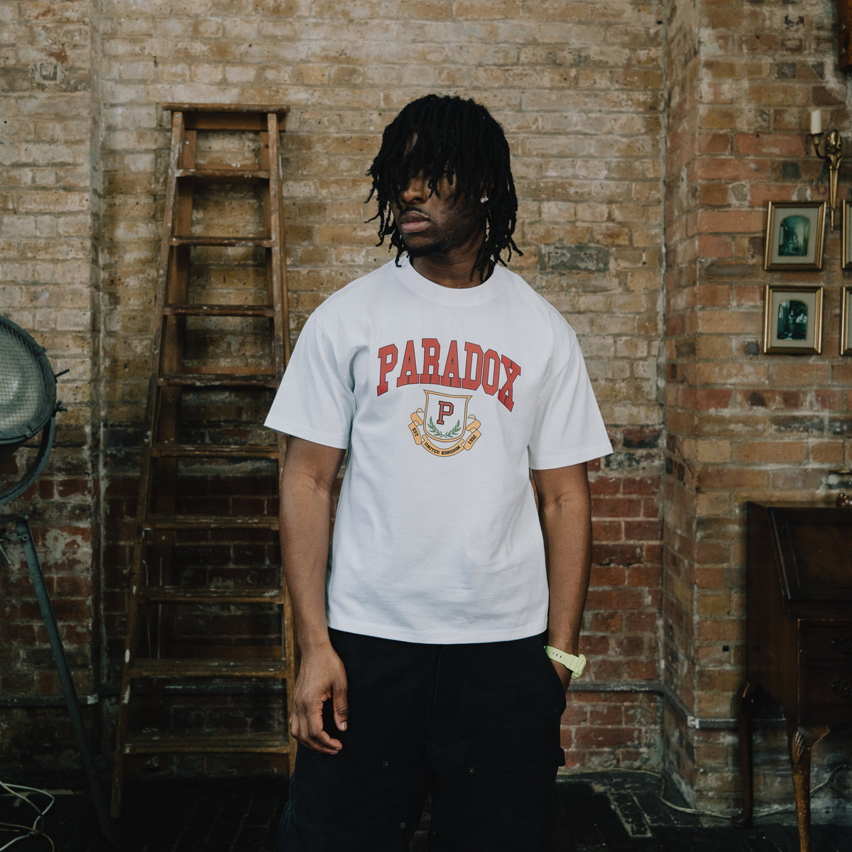 COLLEGE TEE